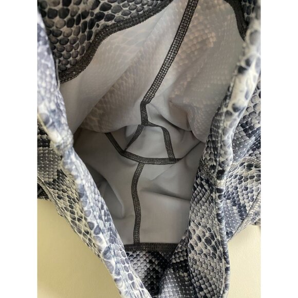 Noli Active Snakeskin Print Crop Leggings Size Small Athletic Yoga Gym Workout - Picture 8 of 11